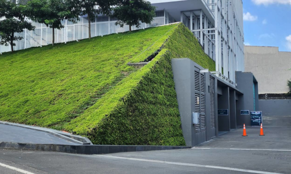 The Cornerhouse using Vertigrow Geocell and Greenwall System